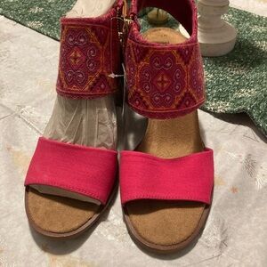 TOMS Women's Majorca Cutout Floral Woven Heels